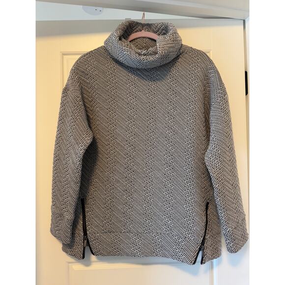 GapFit Quilted Funnel Neck Side Zip Pullover - Picture 8 of 9